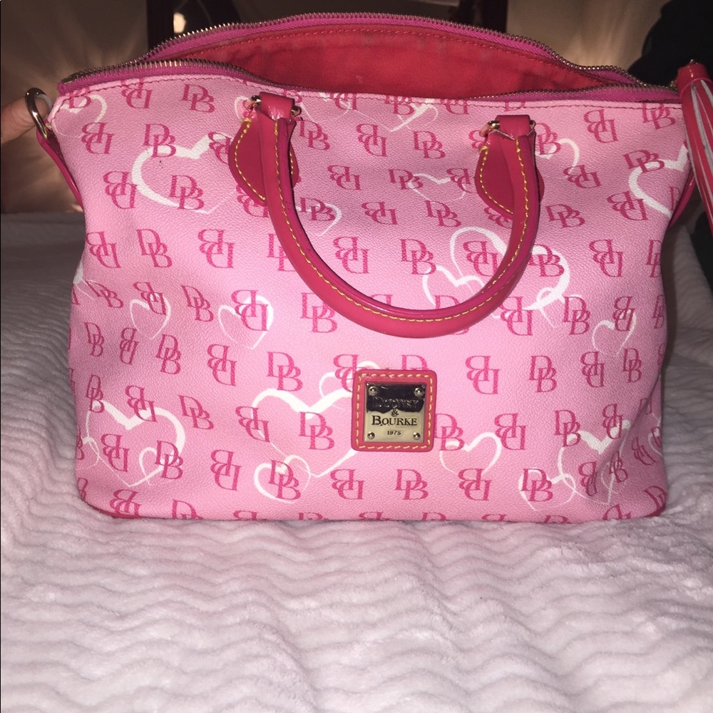 💖💖Dooney & Bourke Pink Satchel with Hearts💖💖